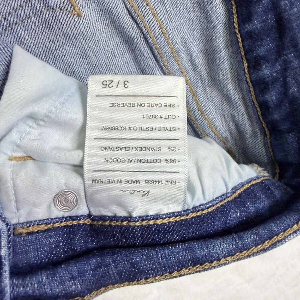 KanCan Jeans Medium Wash Distressed Frayed Hem Blue Denim Size‎ 3 25